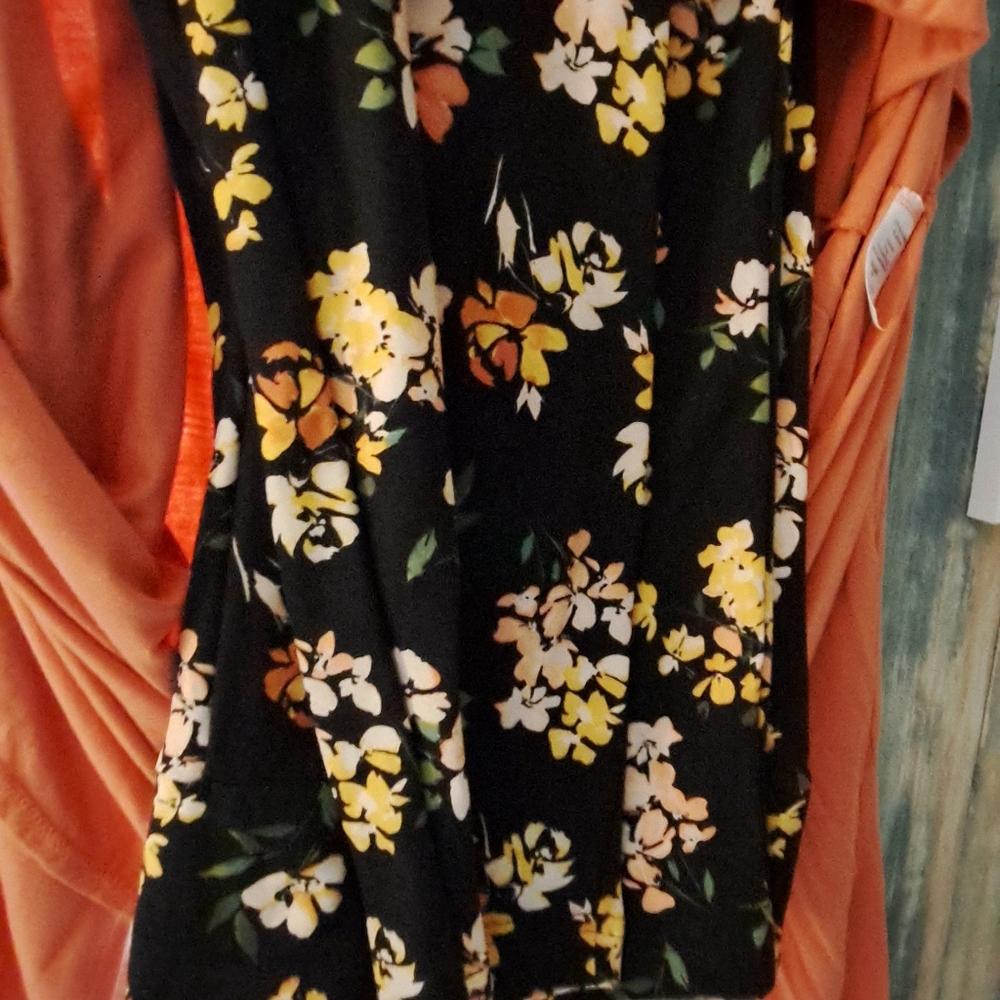 Plus Size Comfy Top With Leggings - Picture 3 of 5